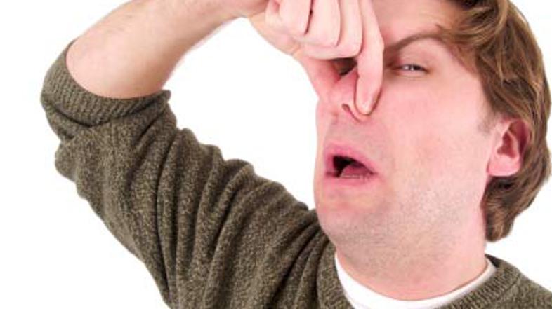 Josejevi prdci so napadli policiste.