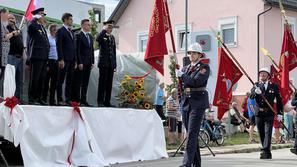 parada, gasilci, minister za obrambo Marjan Šarec, župan Matjaž Rakovec, PGD Stražišče
