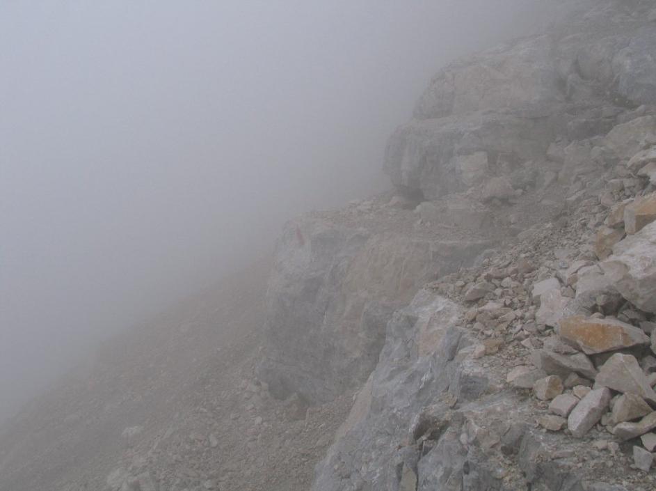 Zapora poti na Razor