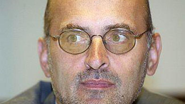 Kovačičeva parlamentarna komisija je ugotovila, da je bilo delo tožilstev med le