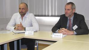 Vlado Malačič in Robert Turk ocenjujeta, da zavarovanih območij, ki so povezana 