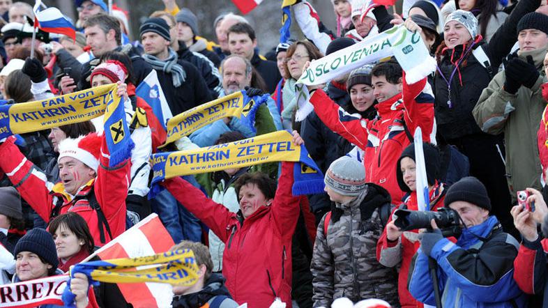 Vstopnina za eno tekmo je za odrasle samo štiri evre. Vabilo velja. (Foto: Grego