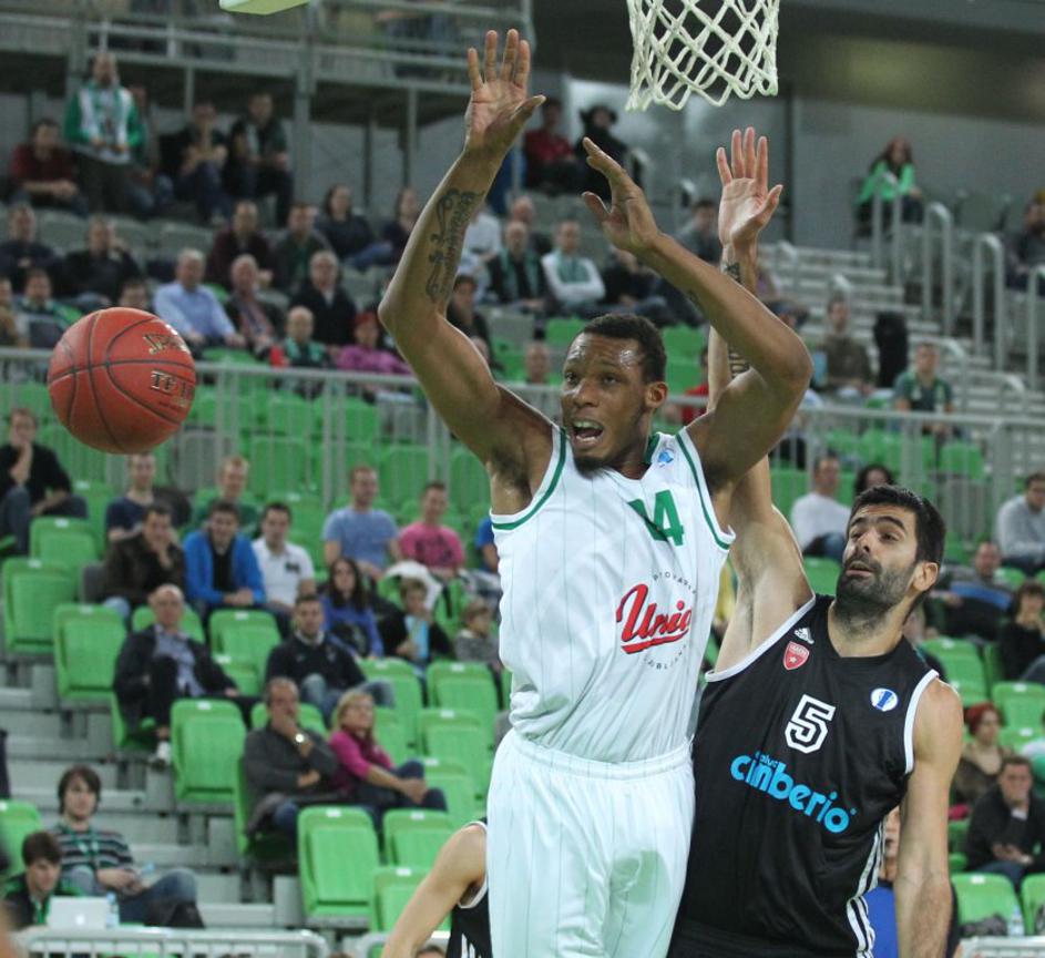 (Union Olimpija - Varese) Kodi Augustus