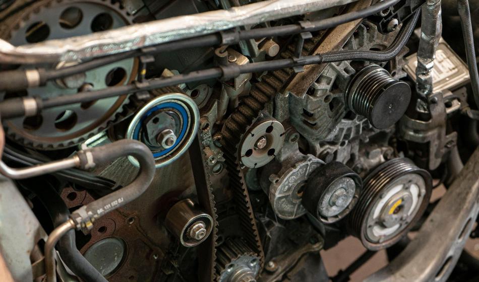 Kateri motor je boljši na dolgi rok: z verigo ali jermenom?