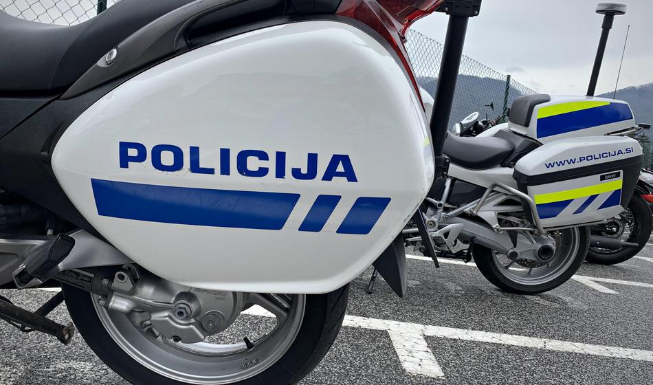 Policisti potrkali pri mladoletniku doma, neverjetno, kaj so zasegli