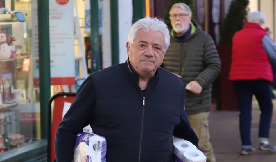 Legendarni Anglež hudo bolan, upe polaga v novo metodo