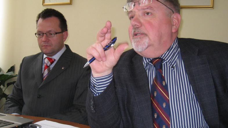 Župan Janez Fajfar (desno), in Matjaž Berčon, vršilec dolžnosti direktorja občin