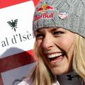 Lindsey Vonn pri Marii Riesch dobi klobase. So odlične, pravi, čeprav.(Foto: Reu