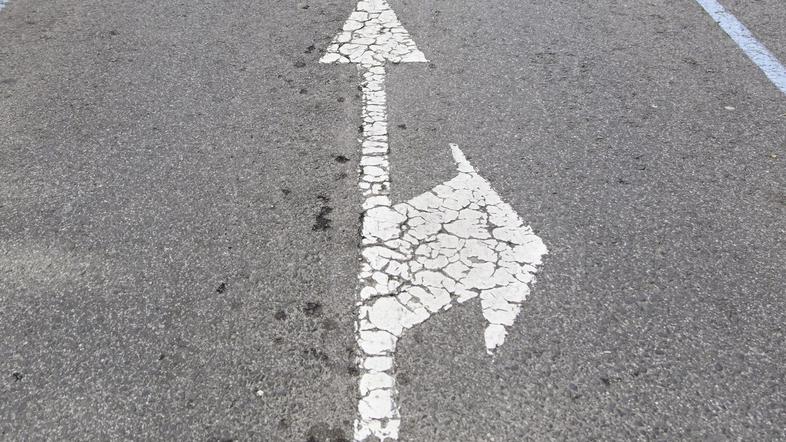 Poškodovana cesta