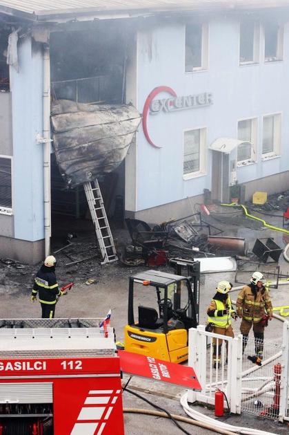 Eksplozija in požar v Hrastju