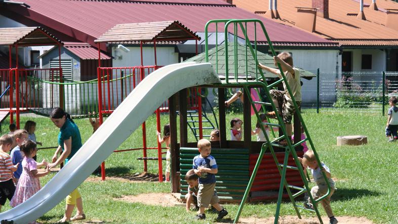 Ker so zdajšnja zunanja igrala Vrtca Trebnje dotrajana, bi jih radi starši ob po