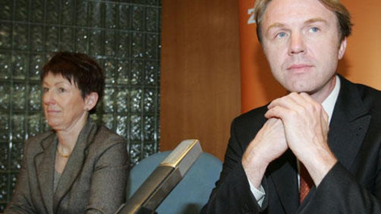 Golobič je ocenil, da Lahovnik svoje delo opravlja odlično.