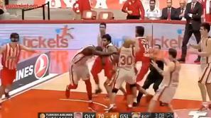 Begić Mensah-Bonsu Olympiacos Olympiakos Galatasaray pretep