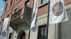 Prenova stavbe za Notranjski muzej je stala 2,3  milijona evrov; slabo polovico 
