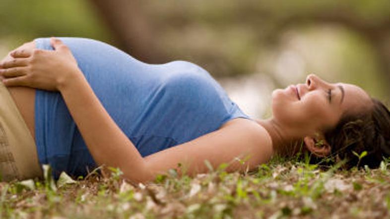 Nespečnost je pri nosečnicah normalen pojav.