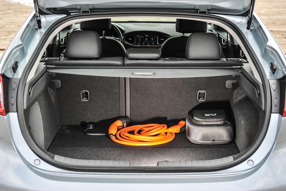 Hyundai ioniq električni avto električni kabel | Avtor: PRIMA