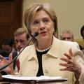 Hillary Clinton je izrazila zaskrbljenost zaradi bombnih napadov.