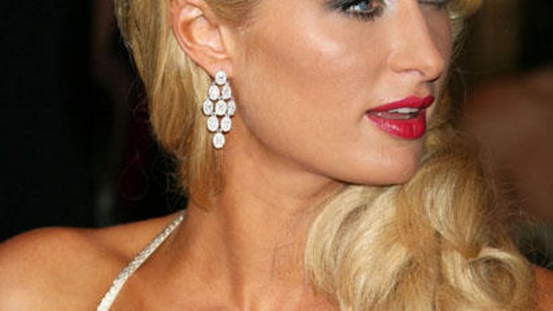 Paris Hilton upa, da mlada dekleta ne bodo podlegla pritiskom.