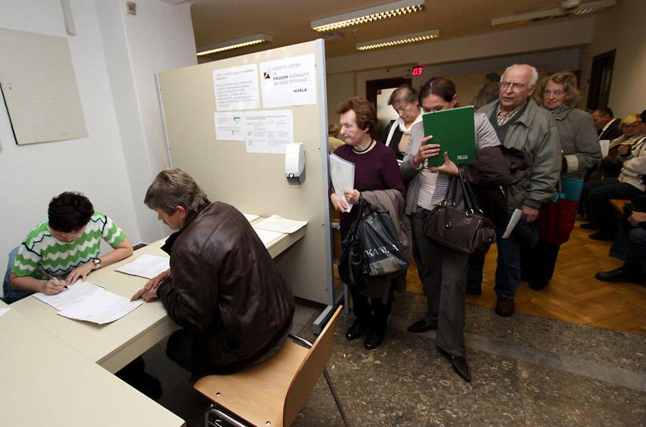 Čakalne vrste bodo na ljubljanskem Gursu skrajšali z novim obrazcem. (Foto: Benj