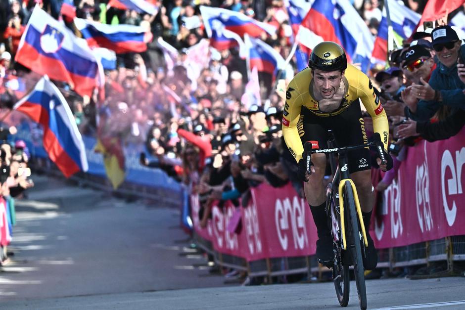 Primož Roglič Svete Višarje navijači Giro d'Italia dirka po Italiji | Avtor: Epa