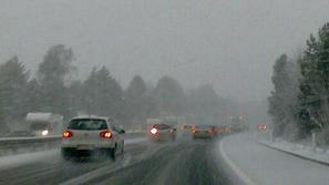 Ponoči lahko zapade do deset centimetrov snega. (Foto: Anja Ščuka)