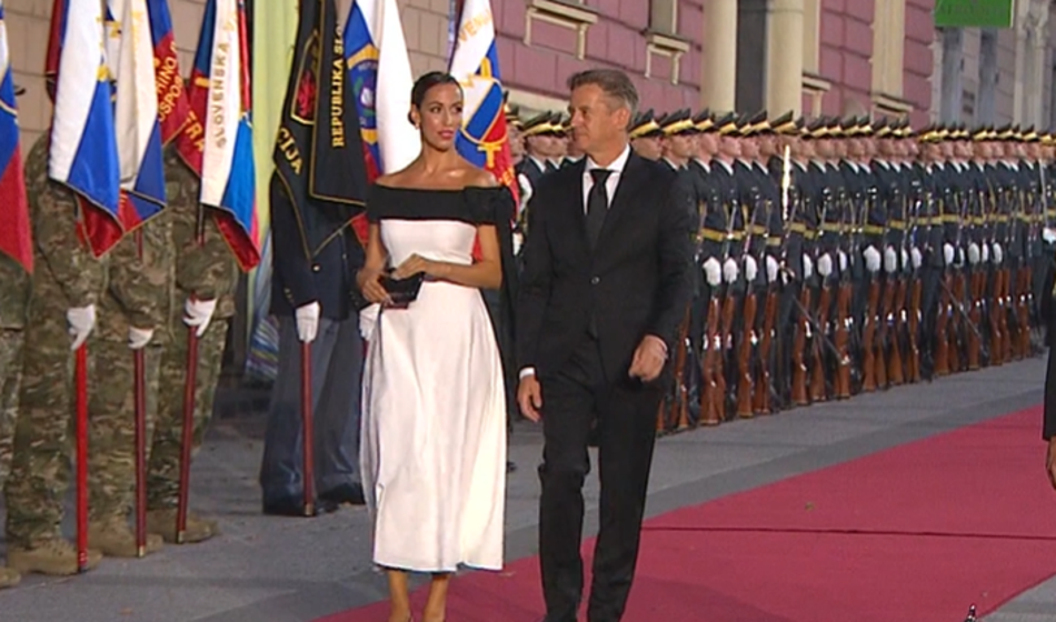 Premier Robert Golob in Tina Gaber sta poročena!