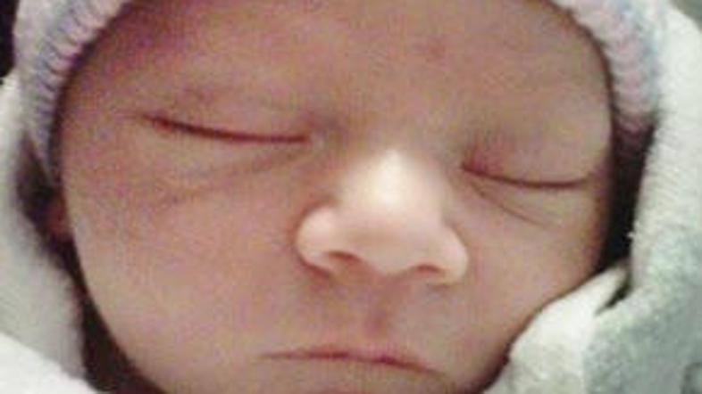 Mali Jackson se je rodil tri dni prezgodaj. (Foto: Twitter)