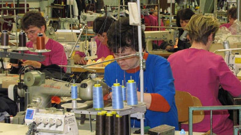 Pred začetkom zadnjih odpuščanj je bilo v Labodu 190 delavk, prihodnje leto bodo