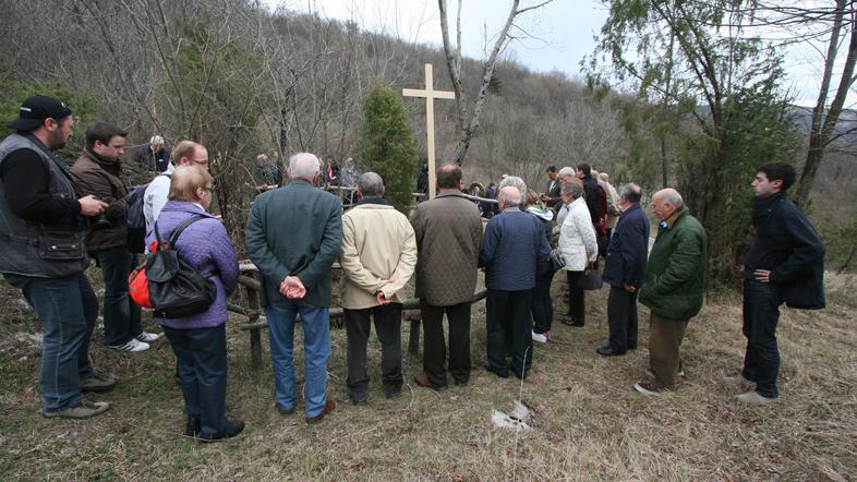 Unija Istrianov, ezuli, komemoracija ob breznih pri Grgarju in Trnovem nad Novo 