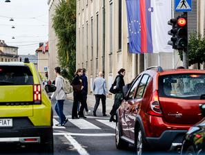 promet, vožnja, zebra