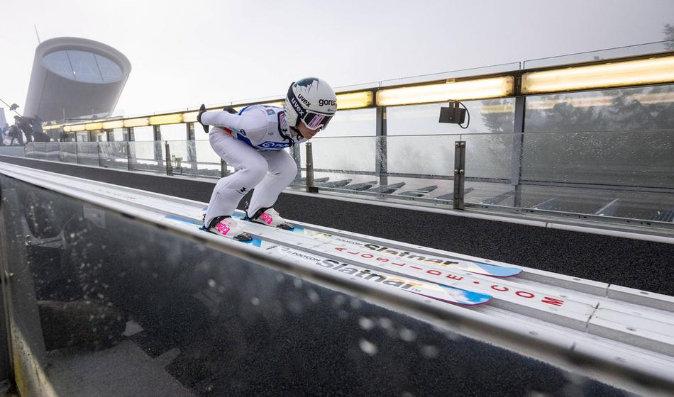 Nika Prevc znova na stopničkah