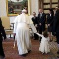 Papež in otrok