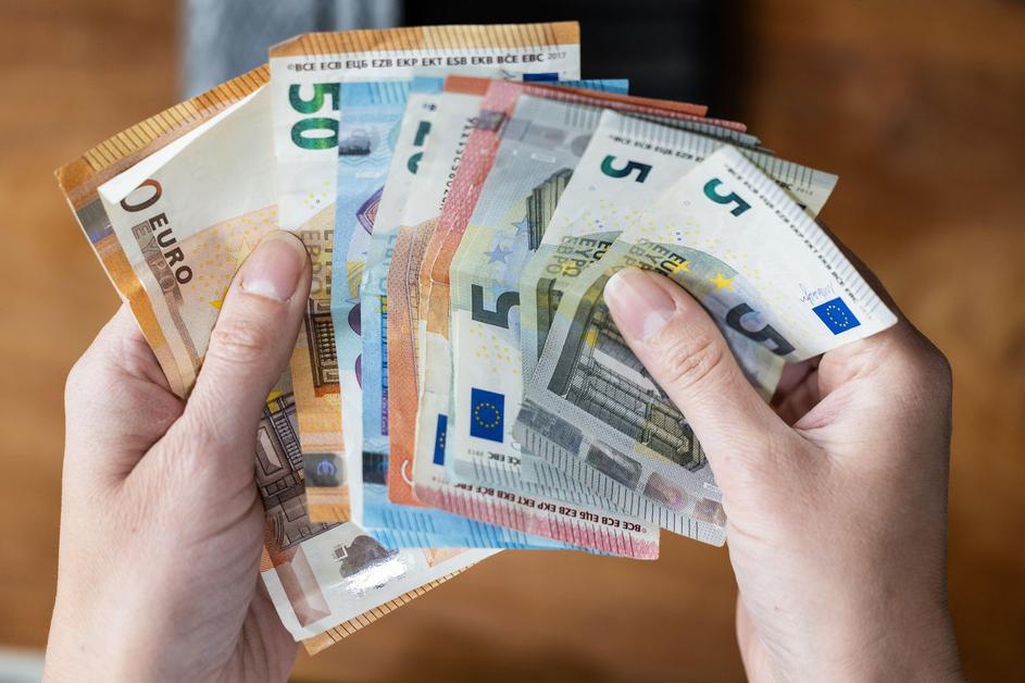 denar banka štetje denarja denarnica evri bankkomat