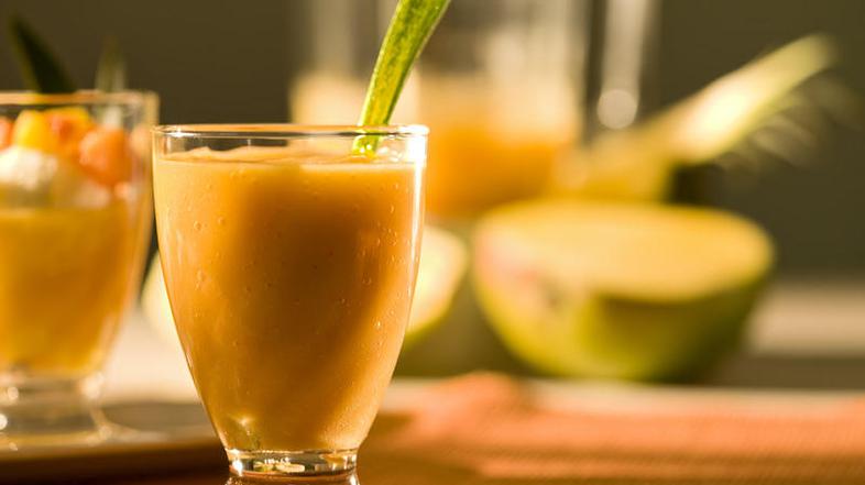 Sveže sadje iz kozarca.