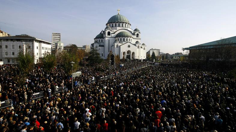 Zaradi smrti patriarha Pavleta so srbske oblasti že v nedeljo odredile tridnevno