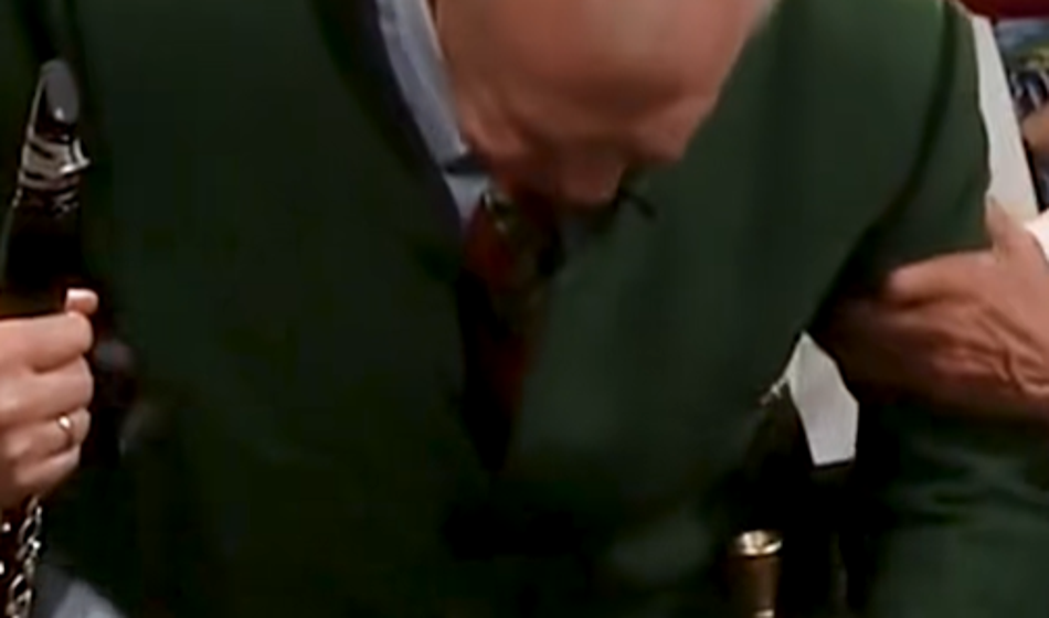 Avstrijci v šoku: Njihov zvezdnik se je prijel za srce in zgrudil