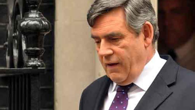 Brown je maja napovedal disciplinske ukrepe proti poslancem, ki so kršili zakon.