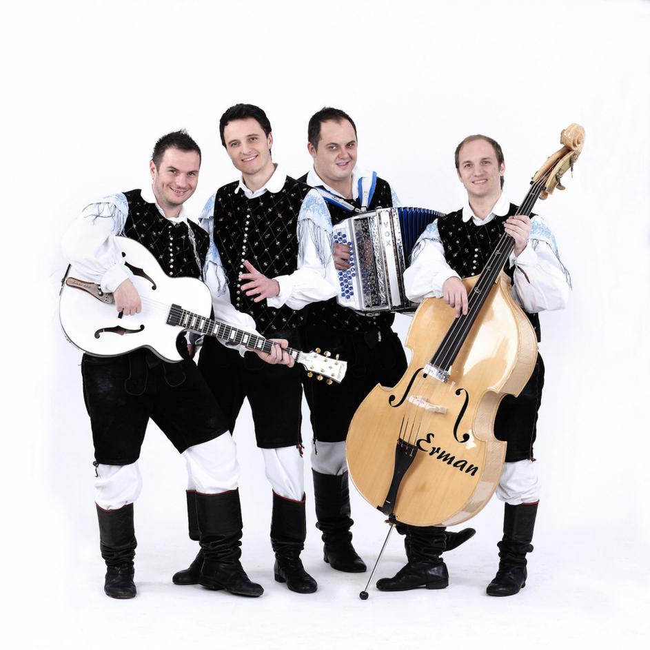 Scena 17.06.13, modrijani, foto: promocijsko gradivo