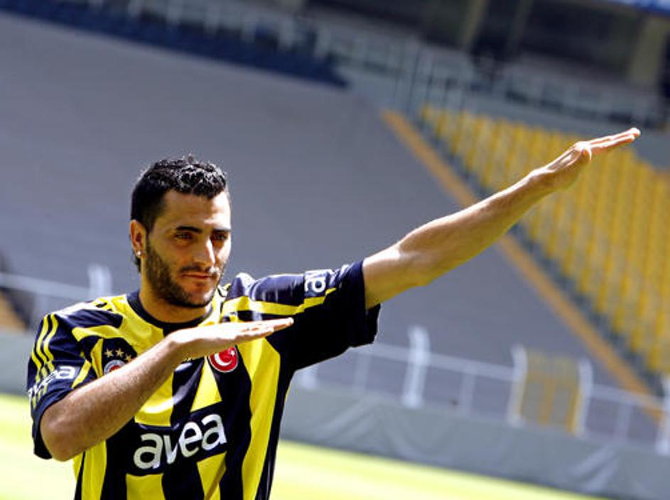 Daniel Güiza mora kljub kritikam ostati pri Fenerbahčeju - ker žena tako pravi!