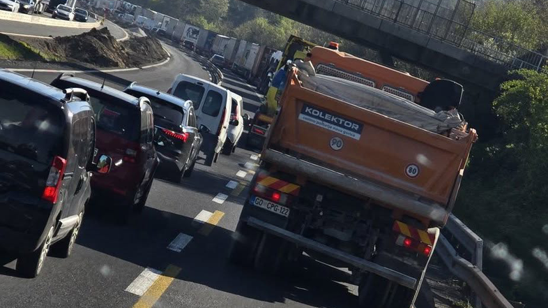 Zastoj na primorski avtocesti