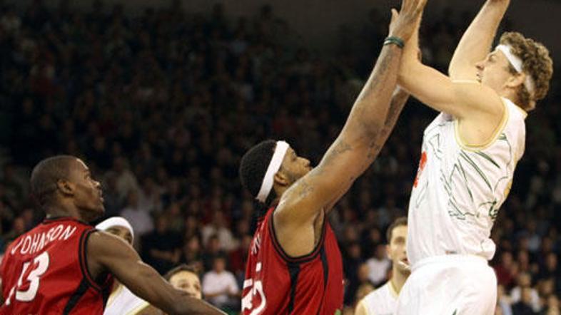 Zmaji so doživeli letošnji prvi evroligaški poraz v Tivoliju.