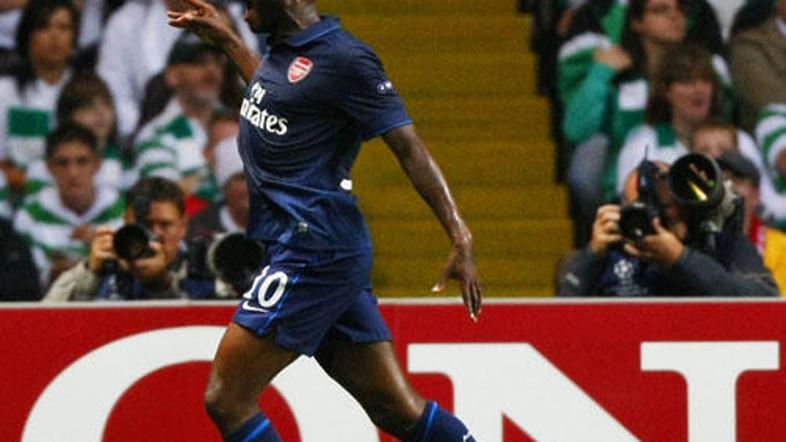 William Gallas je dokaj srečno zabil prvi zadetek za Arsenal.
