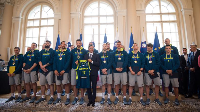 zlati red za zasluge košarkarji priznanje podelitev