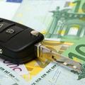 Avtomobilski ključ in denar