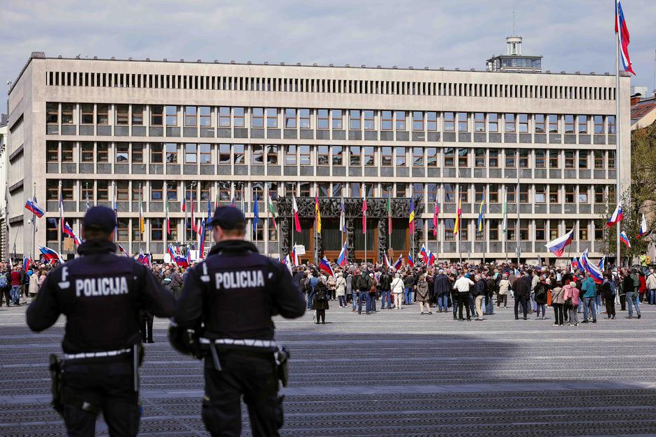 protikorupcijski shod, ki ga ob ustanovni seji DZ organizira Aleš Primc | Avtor: Saša Despot