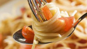 Špageti z mozzarello