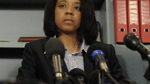 40-letna učiteljica, ki so jo dečkovi starši tožili, se je pokesala. 