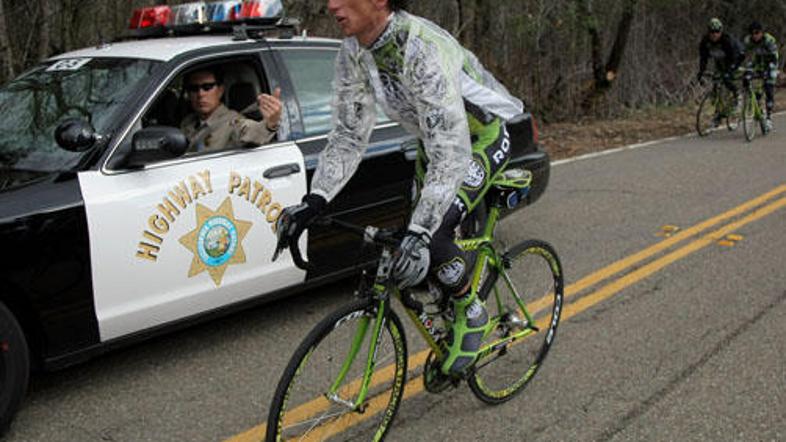 Tyler Hamilton je dobil osmo etapo in prevzel rumeno majico.