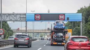DARS avtocesta varnostna razdalja omejitev 100 znaki