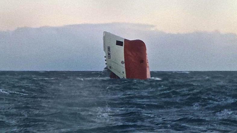 ladja cement obala Škotske